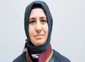 Hakim başörtülü avukata Hindistan yasasından hüküm verdi!