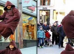 Havada duran adam şaşırttı