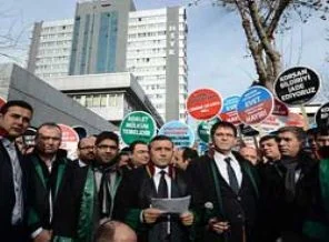 Hukukçulardan HSYK üyelerine istifa çağrısı
