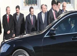 Hz. Ali Camii'nde Başbakan'ı beklediler