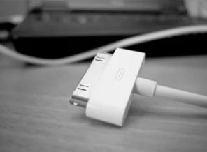 iPhone'ların şarj kablosunu çöpe atın