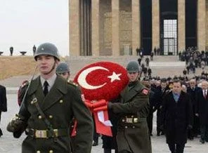 İsmet İnönü, devlet töreniyle anıldı