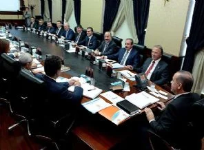 İşte dışarıdan takviyeli yeni kabine