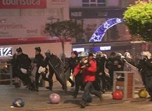 Kadıköy'de gözaltına alınanlar adliyeye sevk edildi