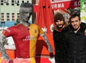 Kardan adamda da çare Drogba!