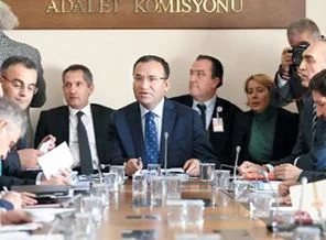 Komisyon'da Adalet Bakanlığı koltuğuna Bekir Bozdağ oturdu