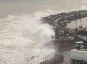 Liman'da dalga kabin devirdi: 1 ölü, 2 yaralı