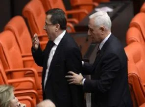 Meclis'te MHP'li vekilden AK Parti'li vekile ölümle tehdit!