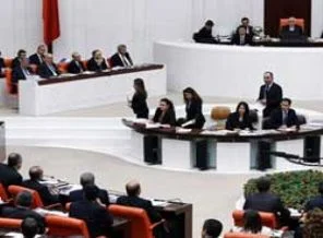 Meclis'te yemin etmeyen tek isim