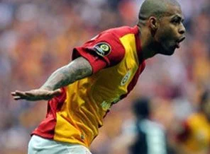 Melo, F.Bahçelileri yine delirtti!