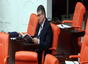 MHP, AK Parti'den İdris Naim Şahin'i istedi
