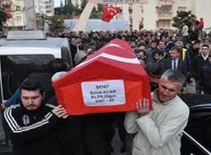 Pilotun cenazesi toprağa verildi