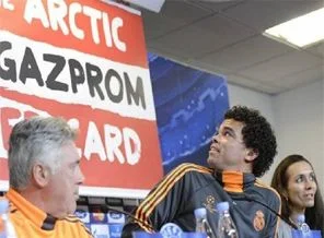 Real Madrid basın toplantısına Greenpeace damgası