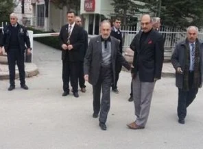 Saadet Partisi'nde silahlar konuştu