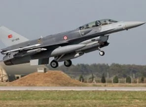 Suriye İHA'sı ve helikopteri sınırı teğet geçti