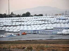 Suriyeliler kampa götürülüyor