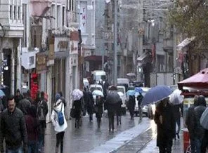 Taksim'e dolu yağdı
