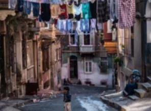 Tarlabaşı'nda Afrikalıların evine polis baskını