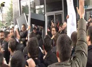 Üniversitede arbede çıktı!