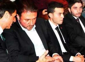 Yiğit Bulut'un fotoğrafındaki ilginç ayrıntı!