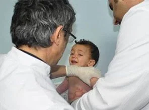 14 aylık bebeğe 3 gün hastane bulunamadı