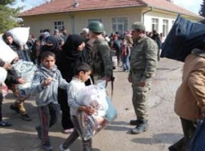 500 Türkmen daha sınırdan içeri girdi