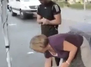 ABD'li kadın namaz kılan gence böyle sahip çıktı!