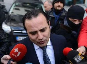 Ağaoğlu'nun avukatına hırsızlık şoku