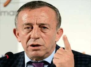 Ağaoğlu: Zekeriya Öz'ü Dubai'de biz ağırladık