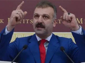 AK Parti'li Saral: Şaftı kayar, şirazesinden çıkar