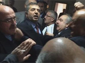AK Partili ve MHP'liler yumruklaştı
