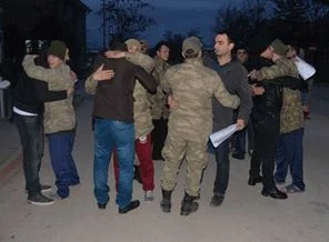 Askerlik kısaldı, askerler terhis oldu