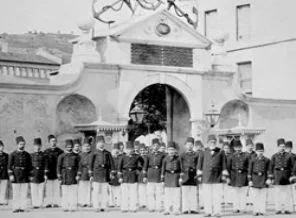 Bahriyelinin eğitimi sabah namazıyla başlıyordu