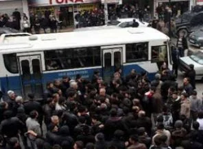 BDP'liler AK Parti'li adaya saldırdı