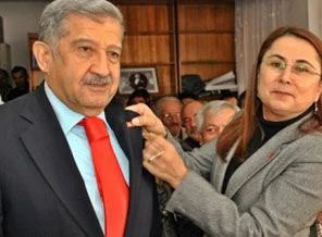 CHP'de bir isim daha adaylıktan çekildi