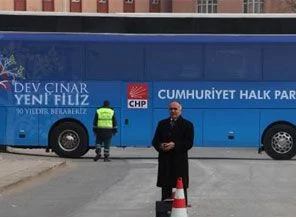 CHP Genel Merkezi'nde 'Duran aday' eylemi