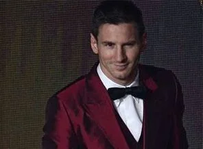 Dalga geçilen takım elbise Messi'ye 1 milyon Euro mu kazandırdı?