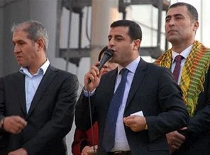 Demirtaş: Cemaat taciz ateşi yaptı, bunlar da...
