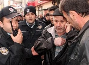 Dolandırıcılara para yatırırken şifresini unuttu!