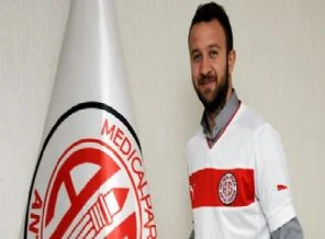 Giray Kaçar'dan resmi imza!