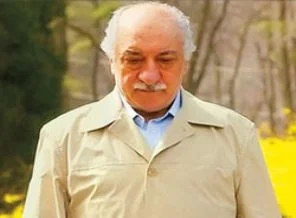 Gülen'den Akit'e 60 dava
