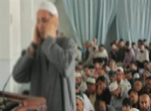 İmama namaz sırasında saldırı