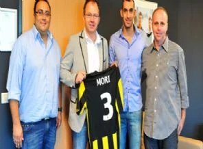 İsrailli futbolcuyu ülkeye almadılar