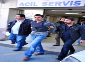 Kavgayı ayırmak istedi, kalbinden bıçaklandı