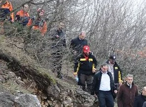 Kayıp üsteğmen için didik didik arama