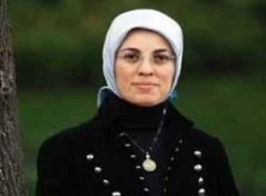 Merve Kavakçı'dan Recai Kutan'a: Korkaksınız