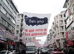 MHP'den yolsuzluk afişi