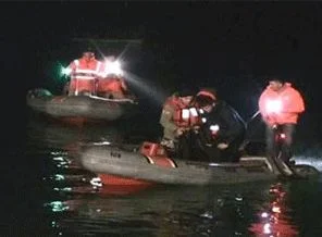Otomobili denize sürerek intihar ettiler