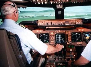 Pilot pistte kamyonla burun buruna kaldı!