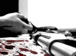 Polis önce eşini vurdu ardından intihar etti